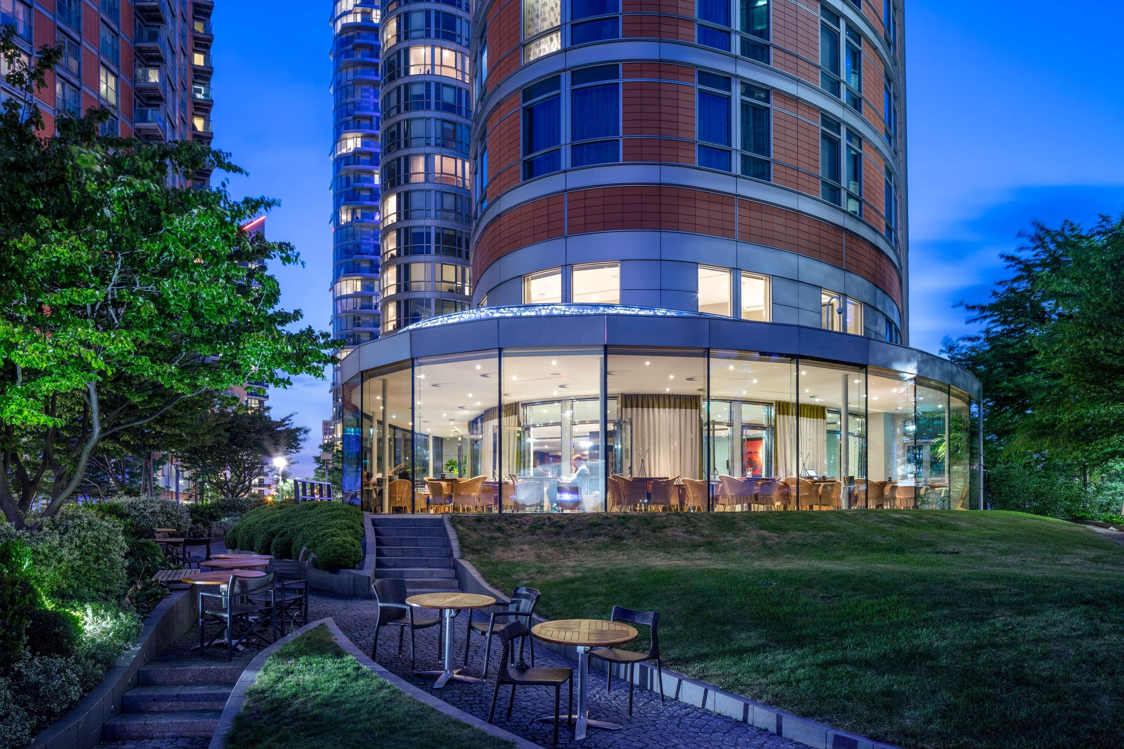 Отель Radisson Blu Hotel, Canary Wharf East Лондон
