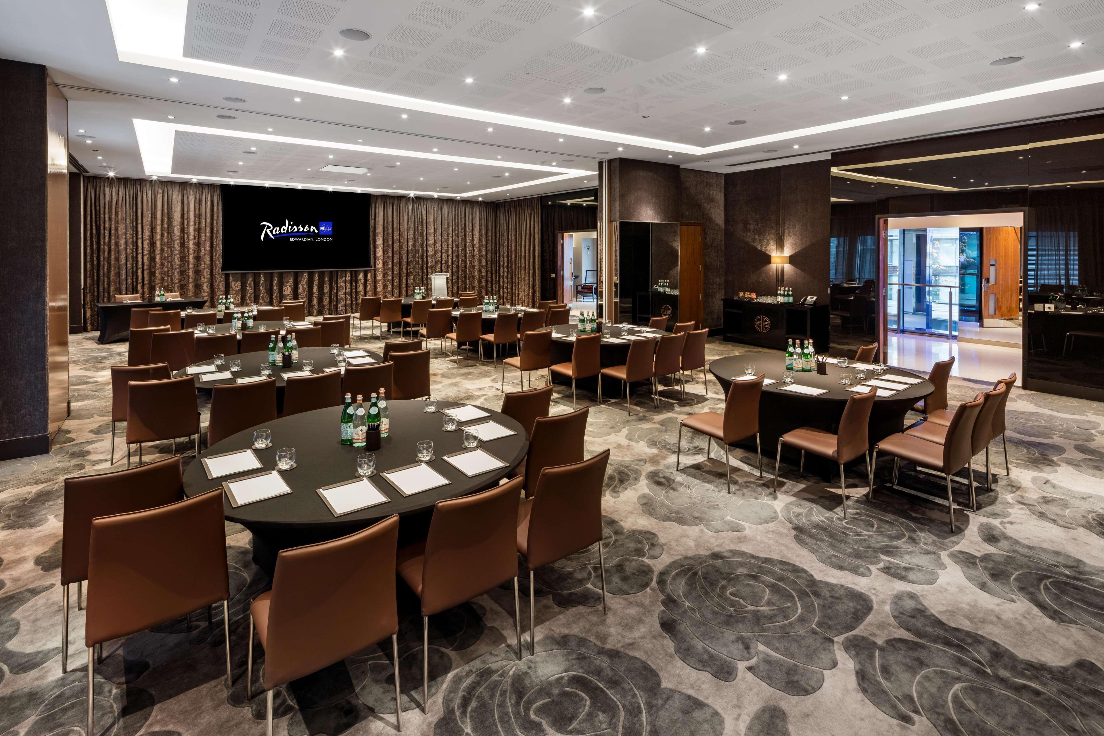 Отель Radisson Blu Hotel, Canary Wharf East 4*
