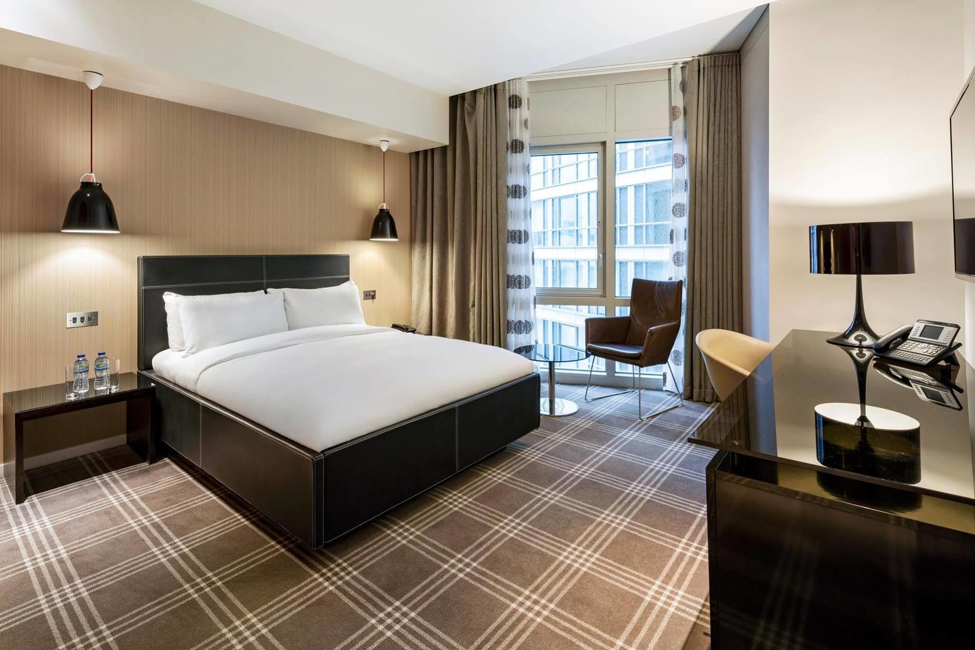 Отель Radisson Blu Hotel, Canary Wharf East
